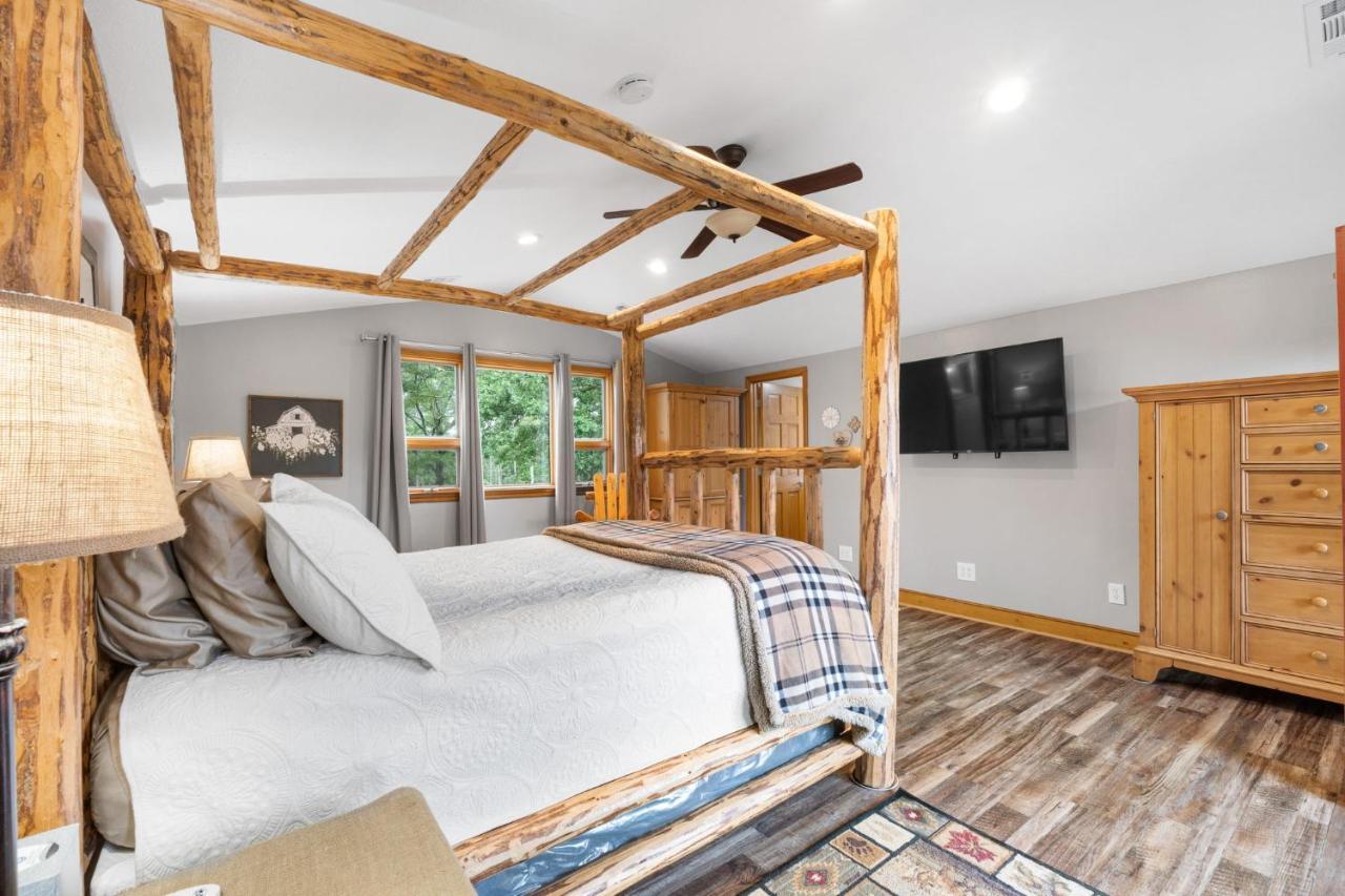 Refuge Ranch Retreat Log Cabin Lake 53+ Acres ローカスト・グローブ エクステリア 写真