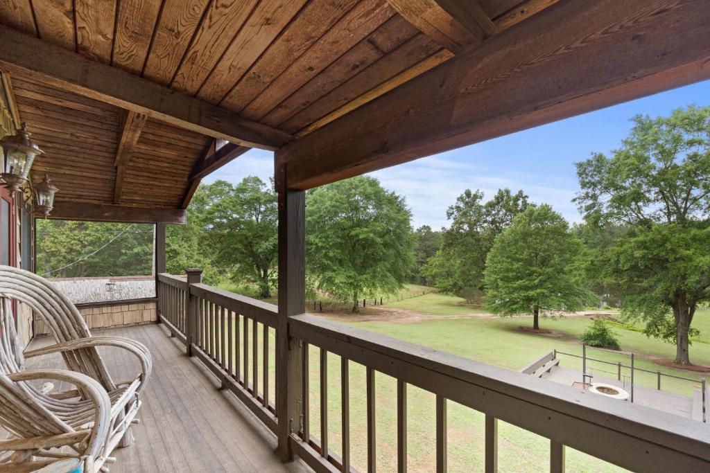 Refuge Ranch Retreat Log Cabin Lake 53+ Acres ローカスト・グローブ エクステリア 写真